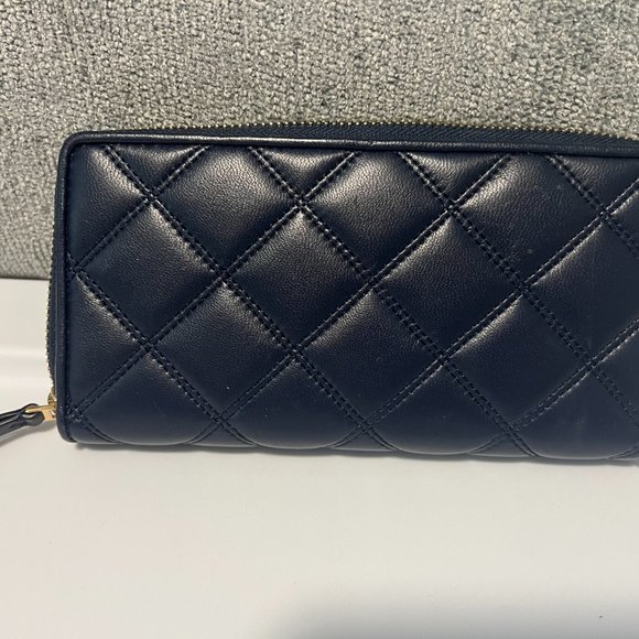 Tory Burch Quilted wallet in Navy - Picture 3 of 6